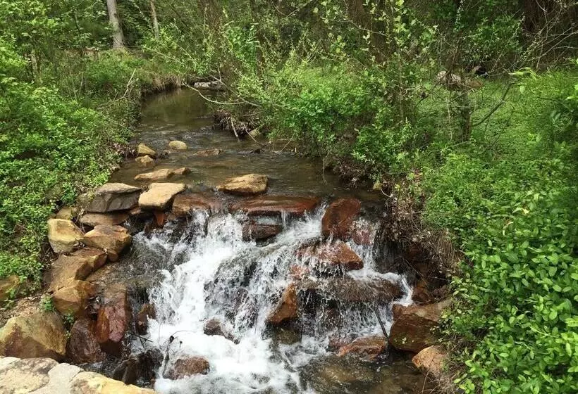 Kim S Cove Motorcycle Friendly Cabin Features Game Room By Redawning