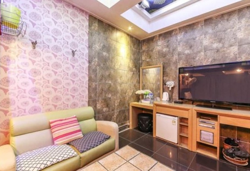 מוטל Gumi Wonpyeong Freesia