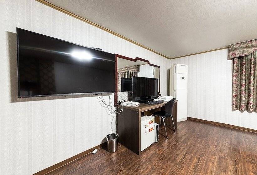 فندق على الطريق Inje Kingston