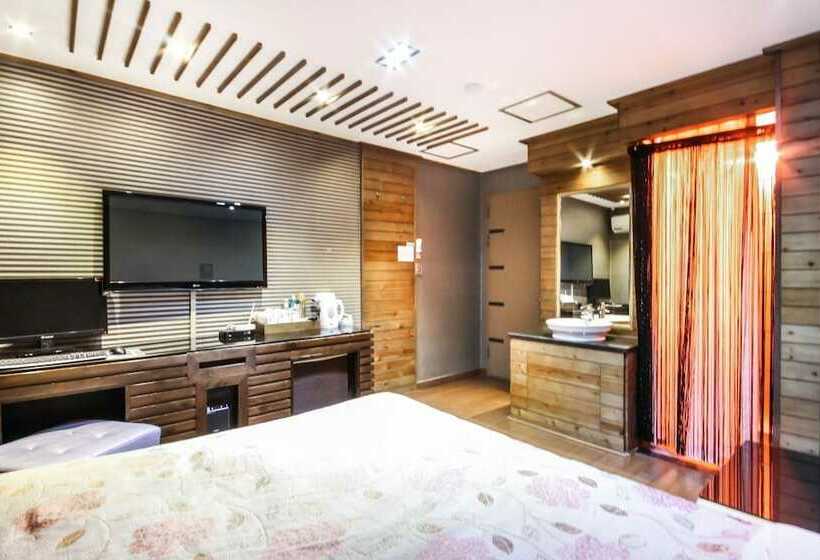 Motel Rugo In Junghwasan Dong Jeonju