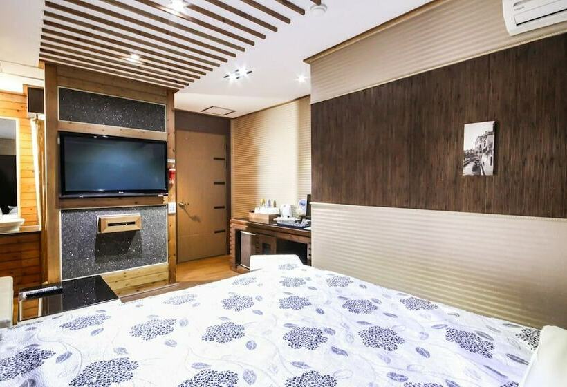 Motel Rugo In Junghwasan Dong Jeonju