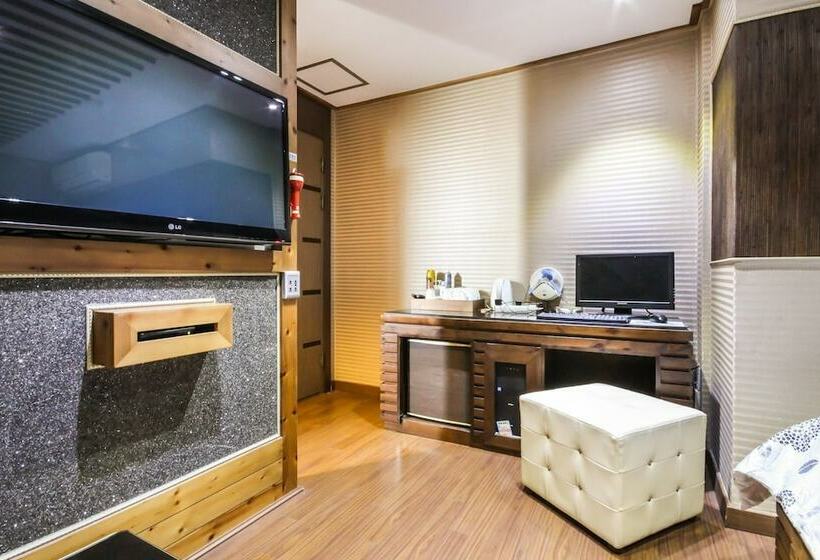 Motel Rugo In Junghwasan Dong Jeonju