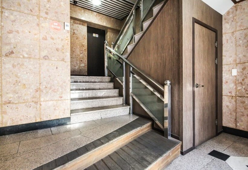 Motel Rugo In Junghwasan Dong Jeonju