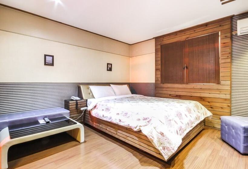 Motel Rugo In Junghwasan Dong Jeonju