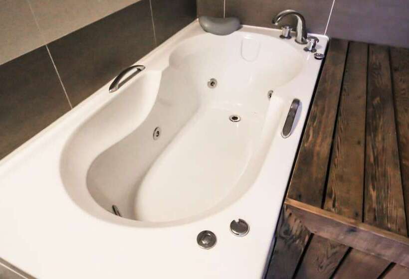 Motel Rugo In Junghwasan Dong Jeonju