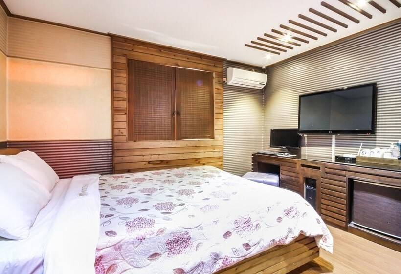 Motel Rugo In Junghwasan Dong Jeonju