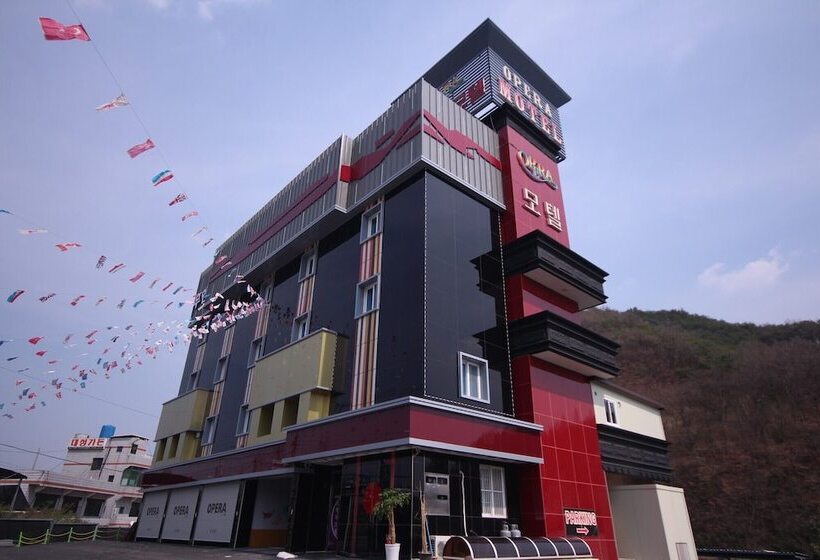 汽车旅馆 Jinju Opera