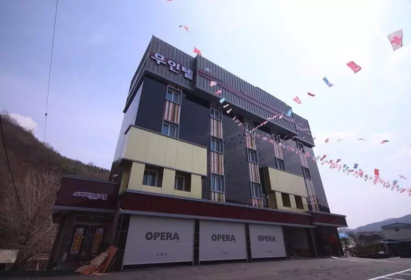 Motelli Jinju Opera