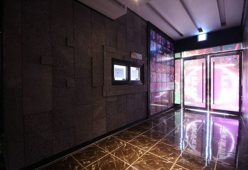 汽车旅馆 Jinju Opera