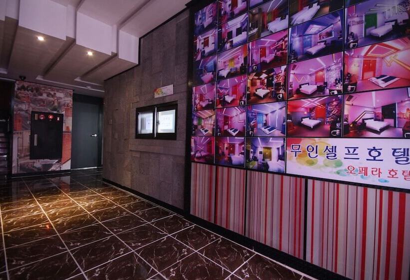 汽车旅馆 Jinju Opera