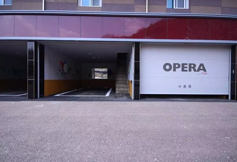 Motelli Jinju Opera