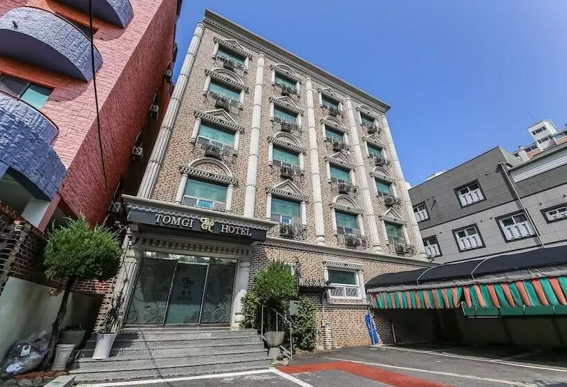 モーテル Jinju Tomji