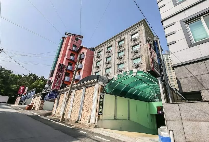 モーテル Jinju Tomji