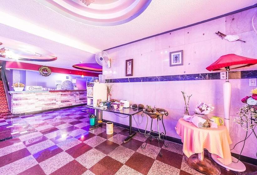 מוטל Paju Jayuro