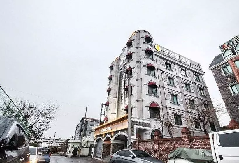 モーテル Sacheon Commodore