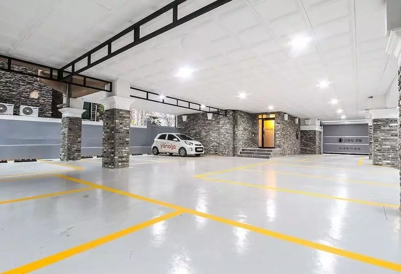 モーテル Sacheon Commodore