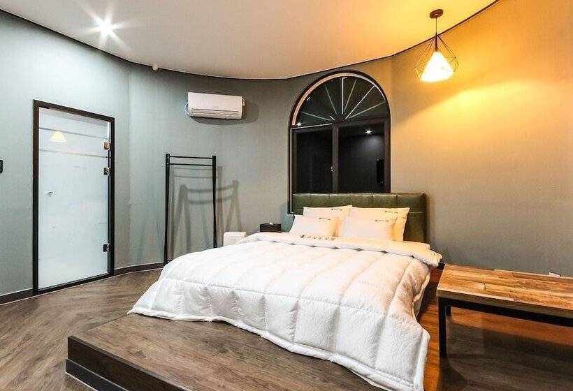 Motel Sacheon Commodore