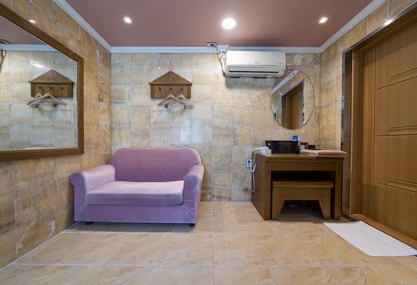 Motel Tongyeong Hotel Opera