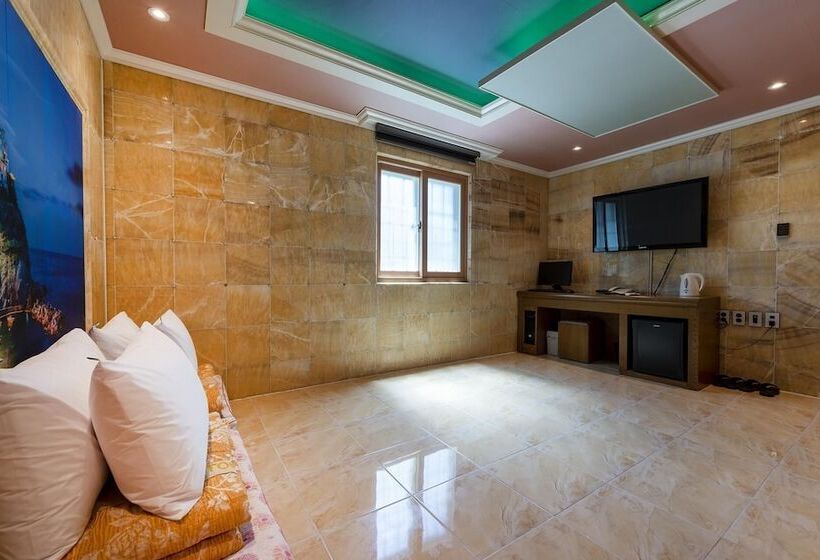 Motel Tongyeong Hotel Opera