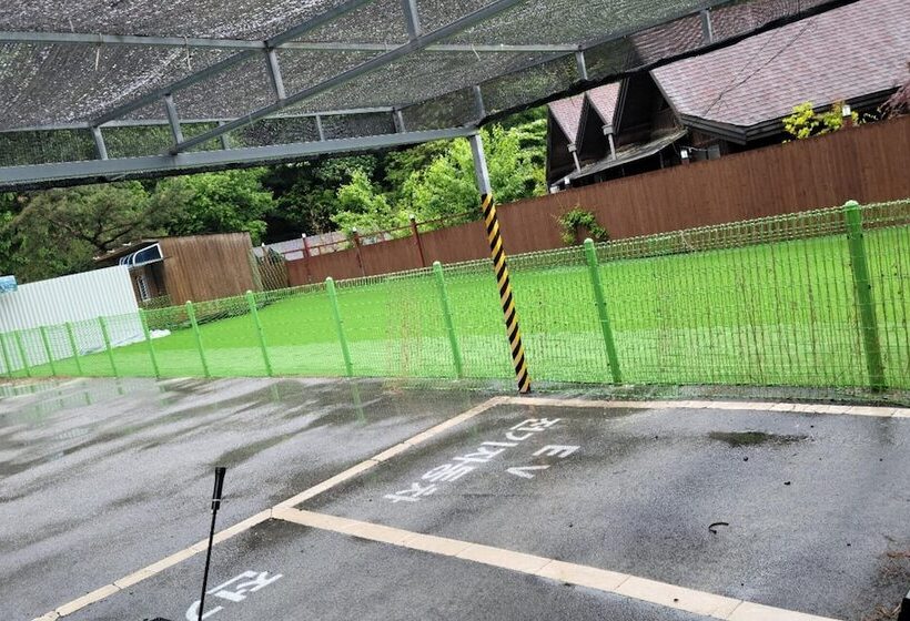 מוטל Yangsan Deokgye Seastar