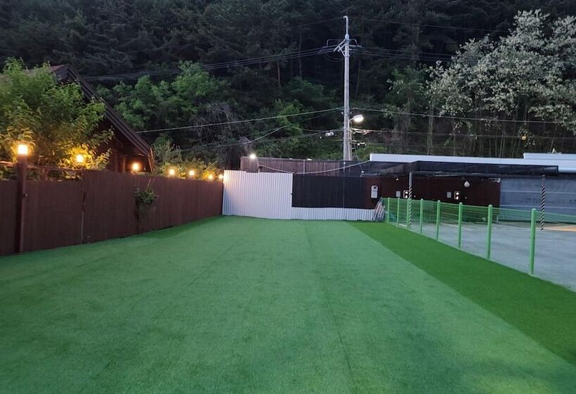 מוטל Yangsan Deokgye Seastar