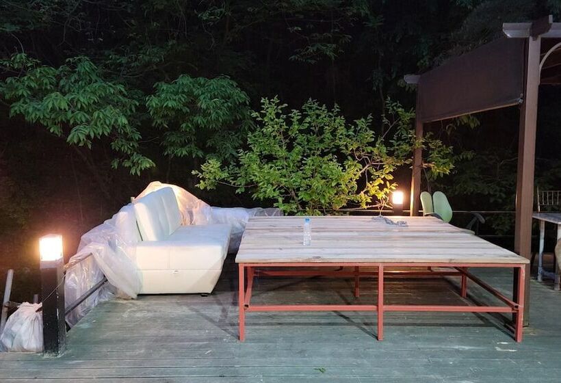 מוטל Yangsan Deokgye Seastar