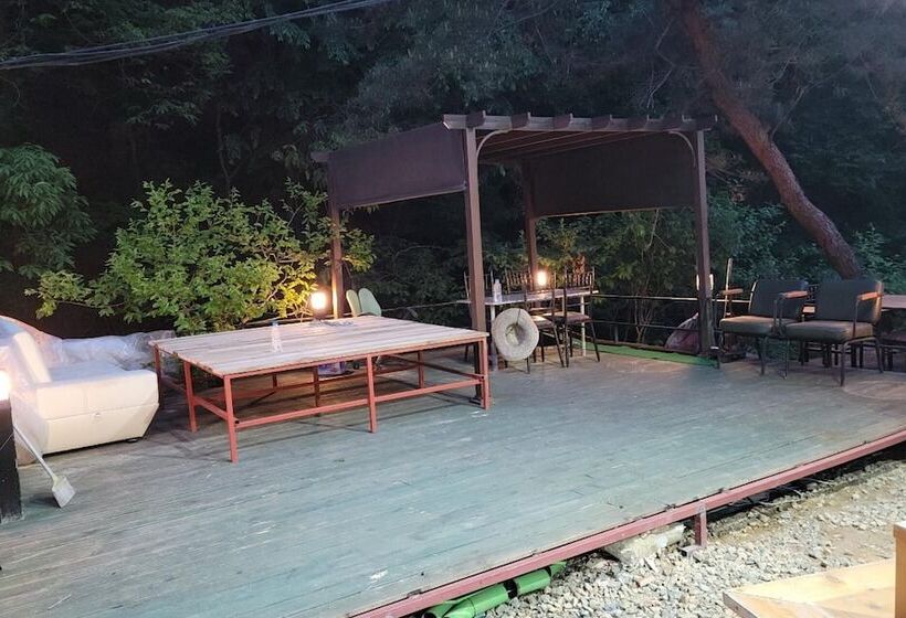 מוטל Yangsan Deokgye Seastar