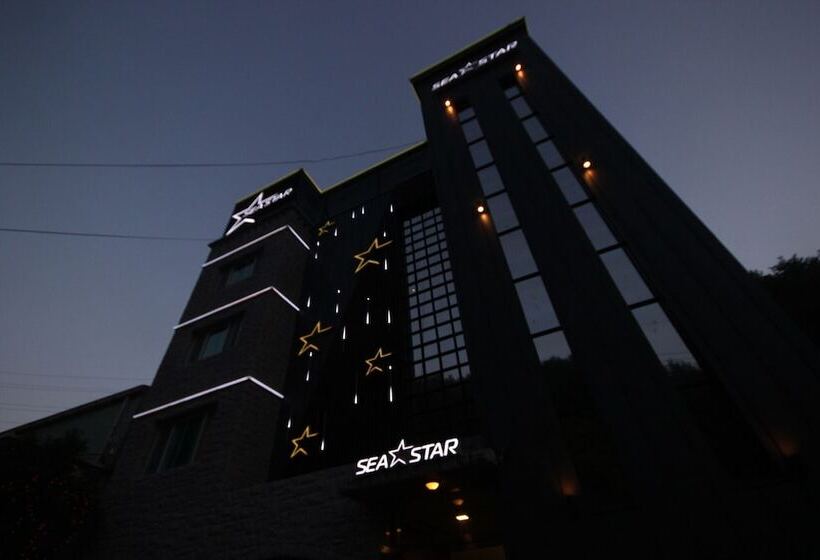 מוטל Yangsan Deokgye Seastar