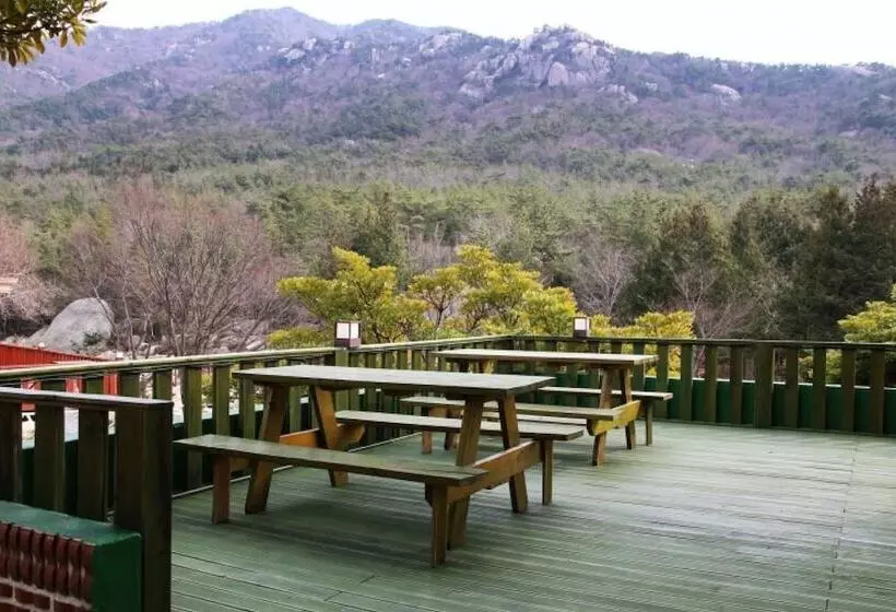 Namhae Geumsan Ianjae Pension