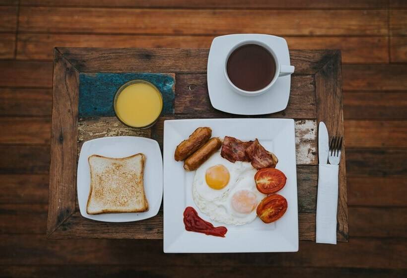 ペンション The Ume Cemagi