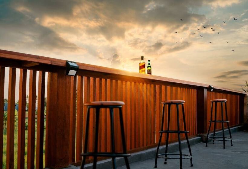 ペンション The Ume Cemagi