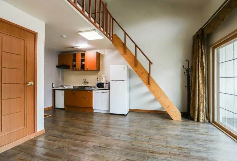 Pyeongchang White Castle Pension