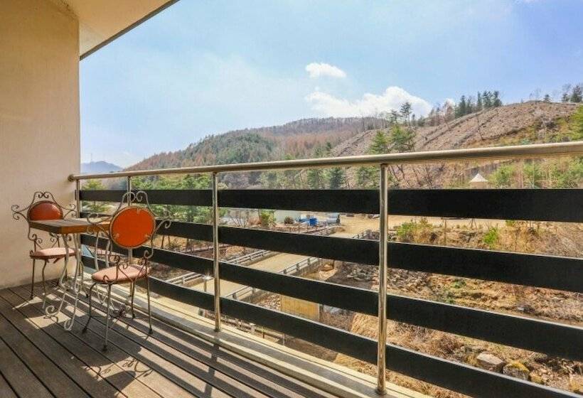 Pyeongchang White Castle Pension