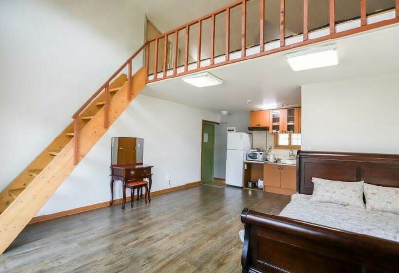 Pyeongchang White Castle Pension