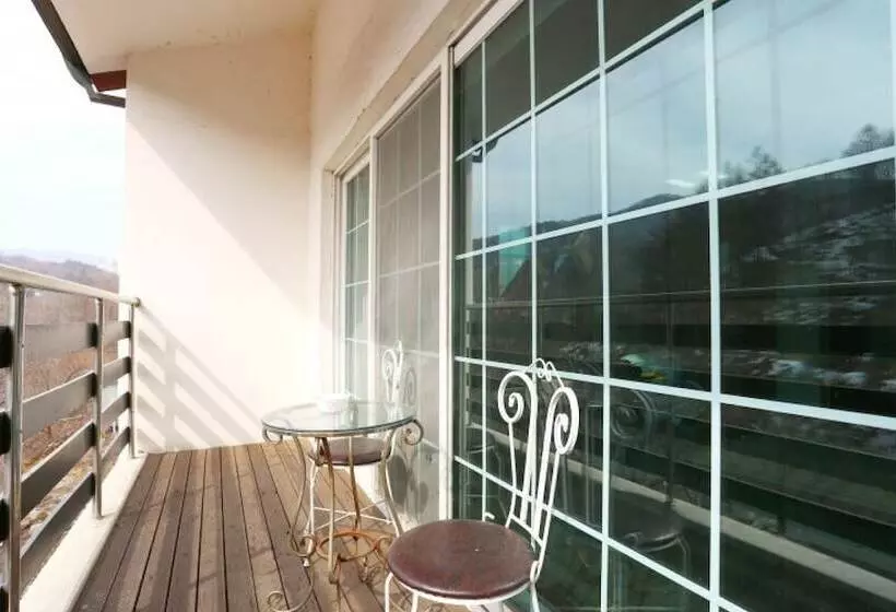 Pyeongchang White Castle Pension