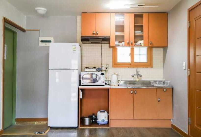 Pyeongchang White Castle Pension