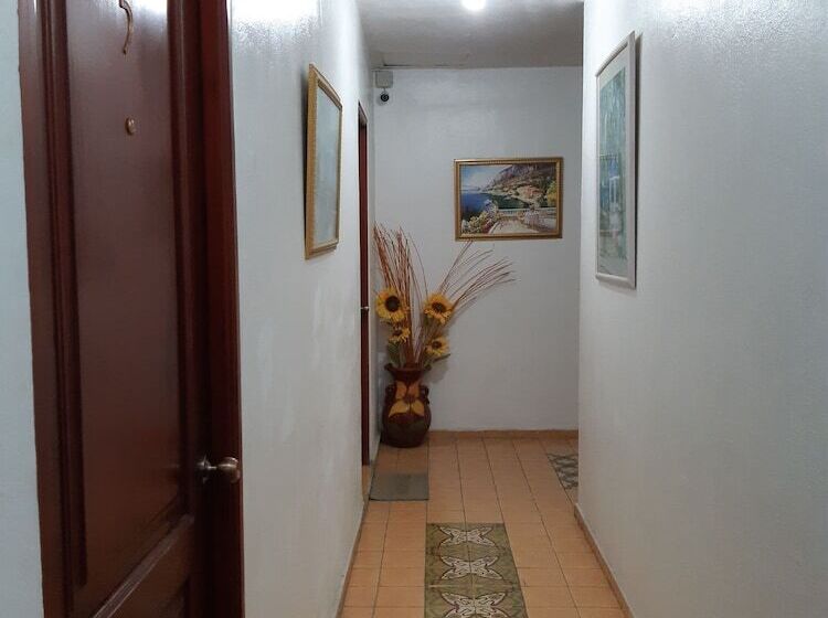 Aparta Hotel Casa Clara