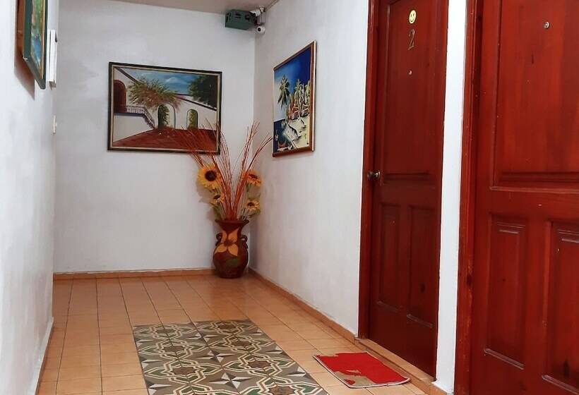 Aparta Hotel Casa Clara