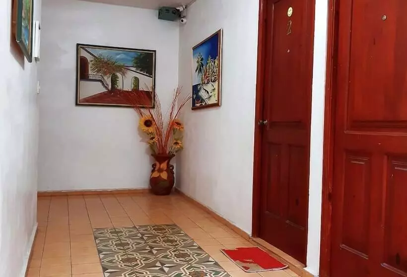 Aparta Hotel Casa Clara