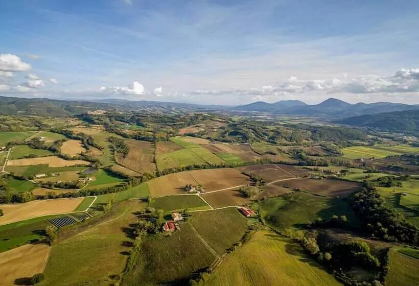 Aamiaismajoitus (B&B) Agriturismo Il Sarale   Umbria