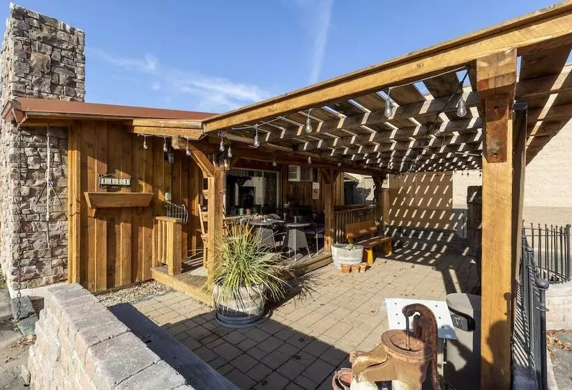 Holiday Motel & Rv Park