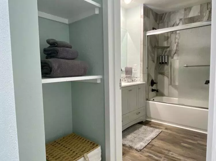 Holiday Motel & Rv Park