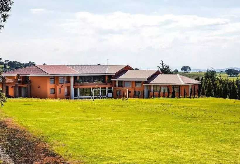 ホテル El Roble Resort