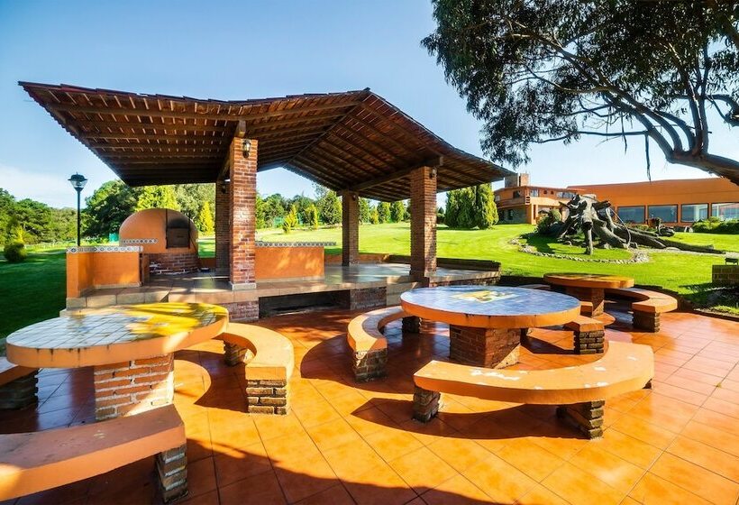 בית מלון כפרי El Roble Resort