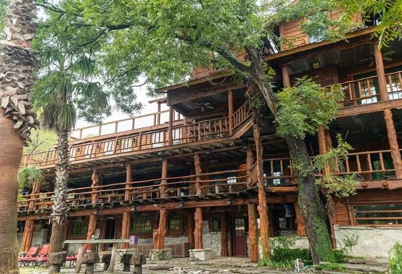 Hotelli Moon River Ranch