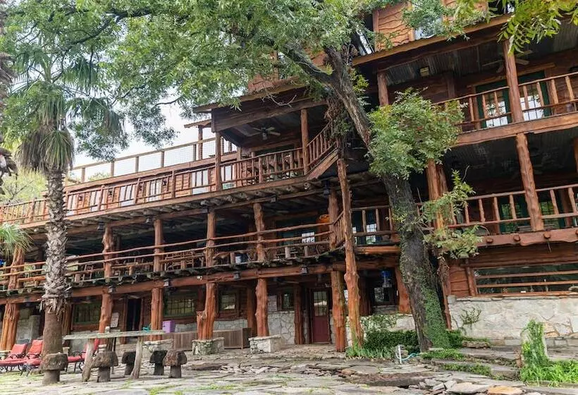 Hotelli Moon River Ranch