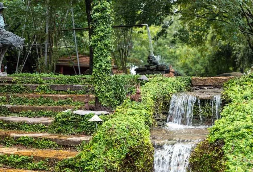 Hotelli Moon River Ranch