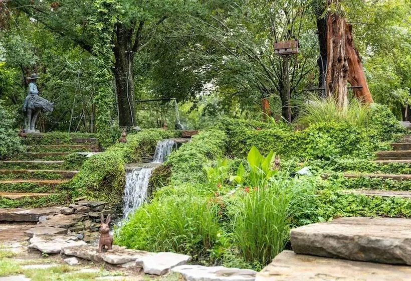 Hotelli Moon River Ranch