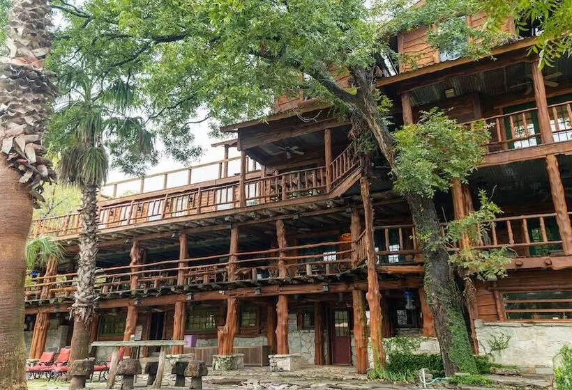 Hotelli Moon River Ranch