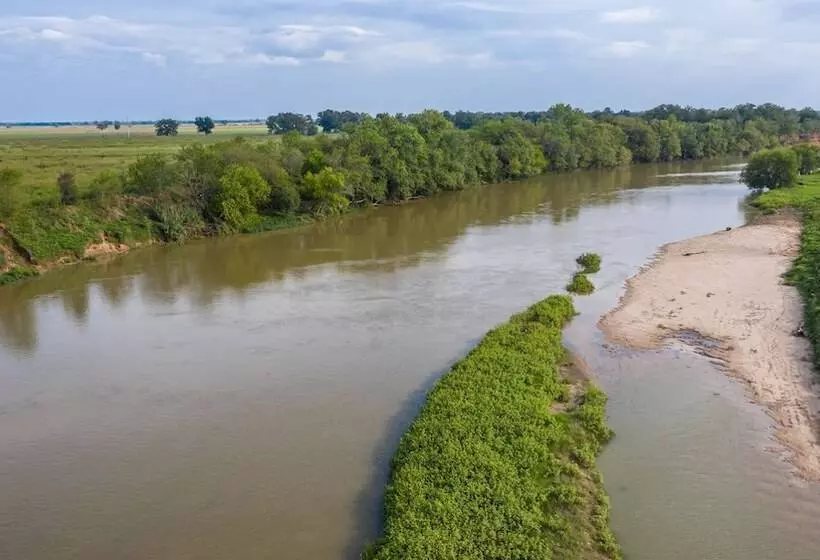 Hotelli Moon River Ranch